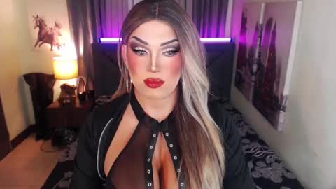 Snapshot of xshadowseductressmitchx chatting on 02/23/25, 05:56 Cattaleya online show from 02/23/25, 05:56