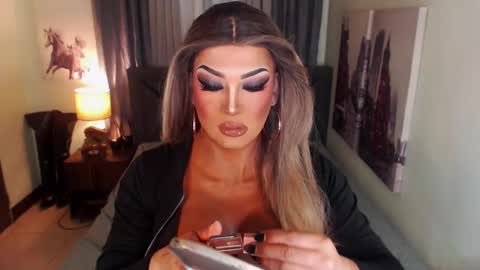 Snapshot of xshadowseductressmitchx chatting on 03/09/25, 02:07 Cattaleya online show from 03/09/25, 02:07