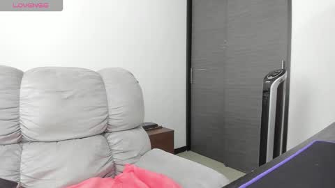 Snapshot of xspecialroomx chatting on 10/18/25, 12:28 Hellen Sofia instagram hellen5546 online show from 10/18/25, 12:28