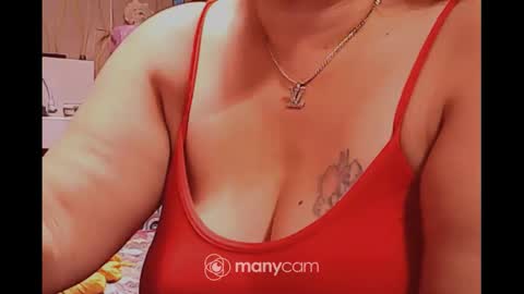 Snapshot of xsw33t_joy69x chatting on 02/14/25, 11:42 joy online show from 02/14/25, 11:42