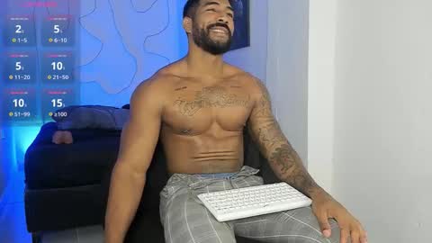 Snapshot of xtipp3r chatting on 10/02/25, 01:07 Stipp3r online show from 10/02/25, 01:07