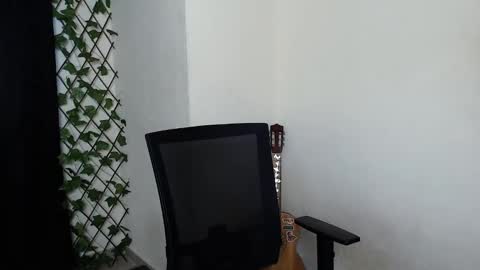 Snapshot of xtranherr chatting on 03/09/25, 10:41 xtranherr online show from 03/09/25, 10:41