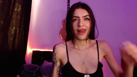 Snapshot of xx_johnson_xx chatting on 10/03/25, 04:37 VALE online show from 10/03/25, 04:37