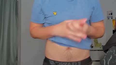 Snapshot of xx_raul_xx_ chatting on 11/25/25, 10:21 raul online show from 11/25/25, 10:21