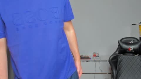 Snapshot of xx_raul_xx_ chatting on 12/03/25, 07:05 raul online show from 12/03/25, 07:05