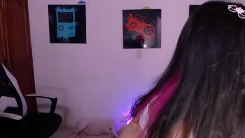 Snapshot of xx_x_mg chatting on 11/19/25, 06:30 Jacky online show from 11/19/25, 06:30