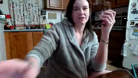 Snapshot of xxdana chatting on 12/22/24, 04:17 Deezy online show from 12/22/24, 04:17