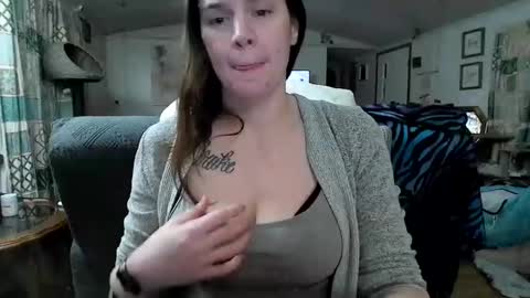 Snapshot of xxdana chatting on 02/23/25, 05:45 Deezy online show from 02/23/25, 05:45