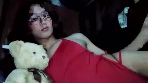 Snapshot of xxgoddessofsatisfactionxx chatting on 01/03/25, 06:35 Sophie online show from 01/03/25, 06:35