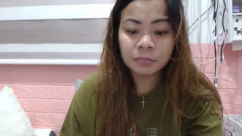 Snapshot of xxkryzelxx chatting on 12/10/24, 01:00 Dhel online show from 12/10/24, 01:00