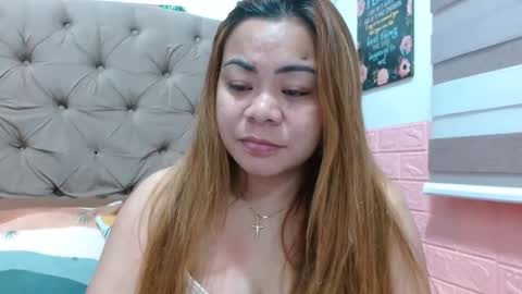 Snapshot of xxkryzelxx chatting on 03/06/25, 05:33 Dhel online show from 03/06/25, 05:33