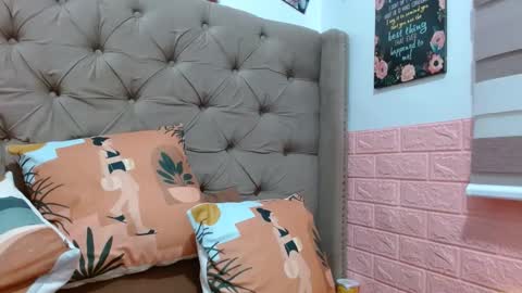 Snapshot of xxkryzelxx chatting on 03/11/25, 12:28 Dhel online show from 03/11/25, 12:28