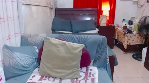 Snapshot of xxmiranda_greyxx chatting on 12/25/24, 12:05 sexyyanna4u online show from 12/25/24, 12:05
