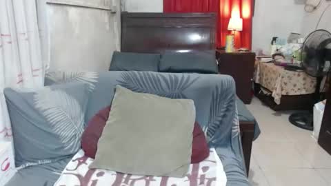 Snapshot of xxmiranda_greyxx chatting on 01/09/25, 03:04 sexyyanna4u online show from 01/09/25, 03:04