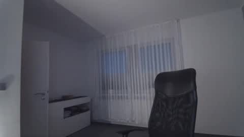 Snapshot of xxstrikerxx chatting on 12/20/24, 06:50 Eddi online show from 12/20/24, 06:50