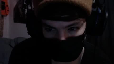 Snapshot of xxwhitefoxx chatting on 09/17/25, 04:03 David Fox online show from 09/17/25, 04:03