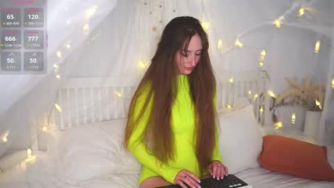 Snapshot of xxx_downtown_xxx chatting on 09/29/25, 09:41 Anna online show from 09/29/25, 09:41