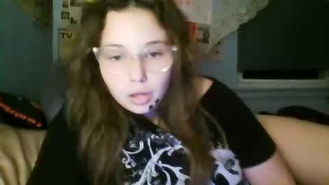 Snapshot of xxxangelcakes chatting on 10/21/25, 04:02 xxxangelcakes online show from 10/21/25, 04:02