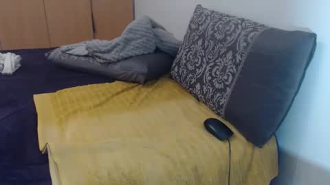 Ayanda online show from 10/21/25, 06:19