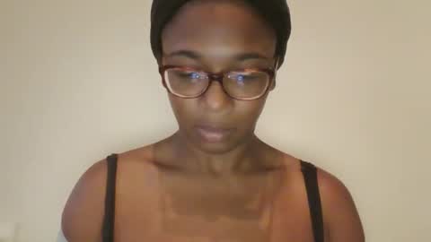 Snapshot of xxxdanidoomsdayxxx chatting on 11/26/25, 10:00 Danielle online show from 11/26/25, 10:00