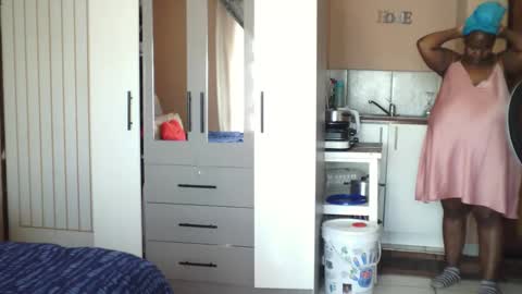 xxxgiantboobs online show from 09/18/25, 09:00