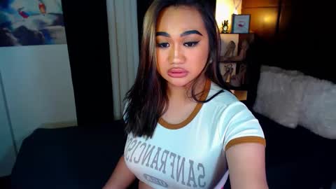 OLIVIA online show from 12/22/24, 11:09