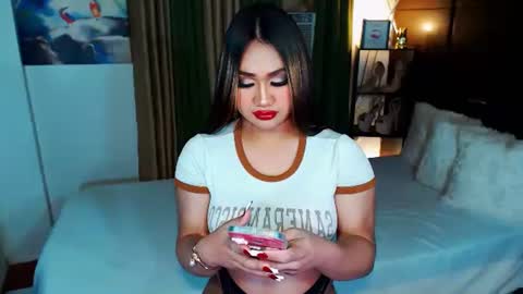 OLIVIA online show from 01/12/25, 08:14