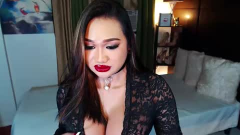 OLIVIA online show from 02/16/25, 09:48