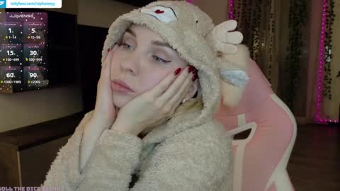 Snapshot of xxxhoneyxx chatting on 11/08/25, 10:41 Onlyfanz online show from 11/08/25, 10:41