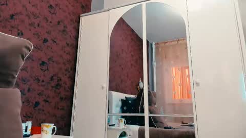 Snapshot of xxxkeera chatting on 03/07/25, 01:40 kira online show from 03/07/25, 01:40