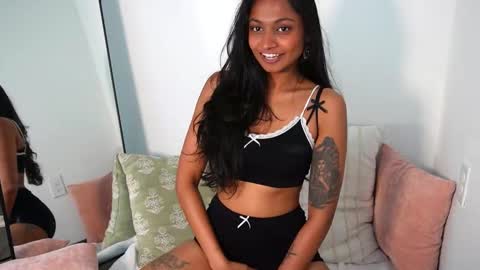 Snapshot of xzaramx chatting on 03/06/25, 05:43 Zara online show from 03/06/25, 05:43