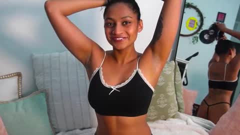 Snapshot of xzaramx chatting on 09/18/25, 06:43 Zara online show from 09/18/25, 06:43