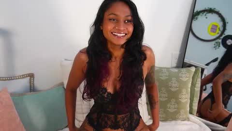 Snapshot of xzaramx chatting on 09/19/25, 03:56 Zara online show from 09/19/25, 03:56