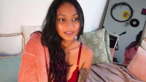 Snapshot of xzaramx chatting on 10/29/25, 08:21 Zara online show from 10/29/25, 08:21