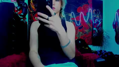 Snapshot of xzerox_ chatting on 10/08/25, 02:20 xzerox_ online show from 10/08/25, 02:20