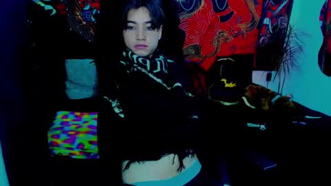 Snapshot of xzerox_ chatting on 10/21/25, 01:01 xzerox_ online show from 10/21/25, 01:01