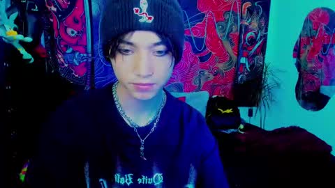 Snapshot of xzerox_ chatting on 10/23/25, 12:37 xzerox_ online show from 10/23/25, 12:37