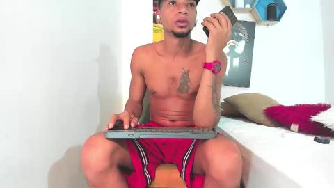 Snapshot of y0ung_master_ chatting on 10/28/25, 04:16 Sr. Y0ung Master online show from 10/28/25, 04:16