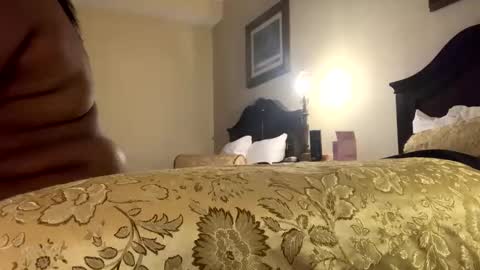 Snapshot of yafavestuntdick chatting on 11/20/25, 06:24 yafavestuntdick online show from 11/20/25, 06:24