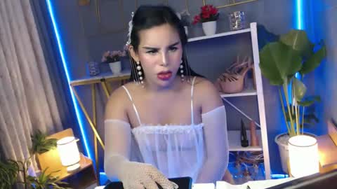 yakarena online show from 10/08/25, 10:24