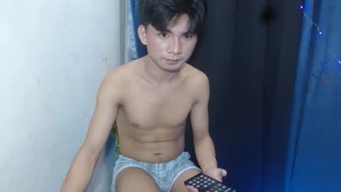 yami_sukehiroxxx online show from 11/11/25, 06:08