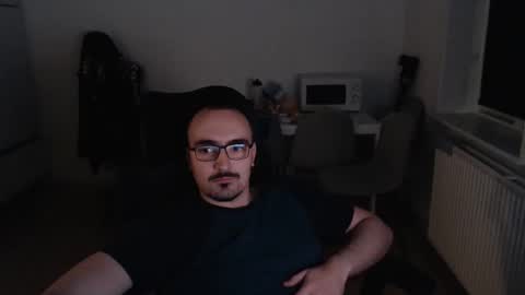 Snapshot of yamillamal157 chatting on 11/10/25, 12:09 YamilLamal online show from 11/10/25, 12:09