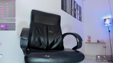 Naomi online show from 10/22/25, 08:30