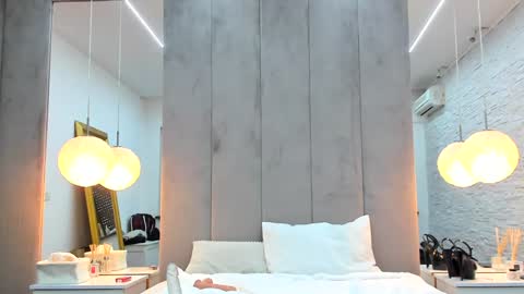 Yana  online show from 12/23/24, 10:21