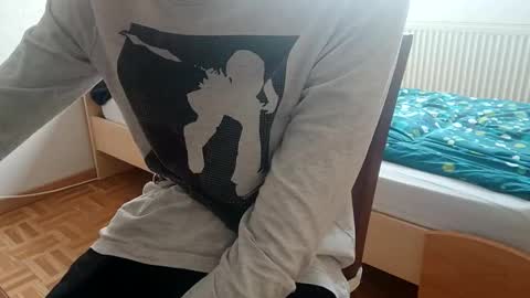 yanp541 online show from 11/06/25, 12:17