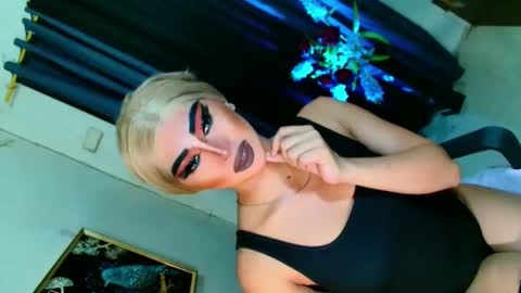 Snapshot of yasii19 chatting on 10/12/25, 03:33 miss yasii online show from 10/12/25, 03:33