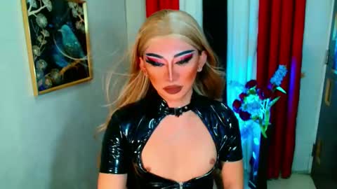 Snapshot of yasii19 chatting on 10/22/25, 04:40 miss yasii online show from 10/22/25, 04:40