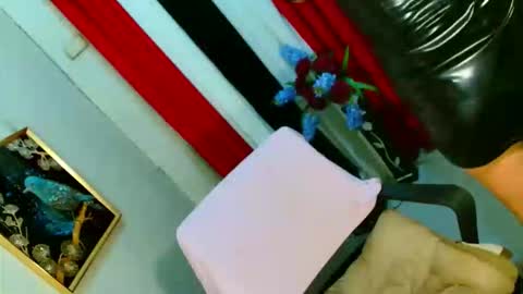 Snapshot of yasii19 chatting on 11/15/25, 05:09 miss yasii online show from 11/15/25, 05:09