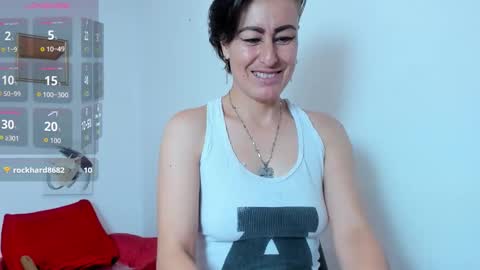 Yasemin online show from 10/29/25, 11:23