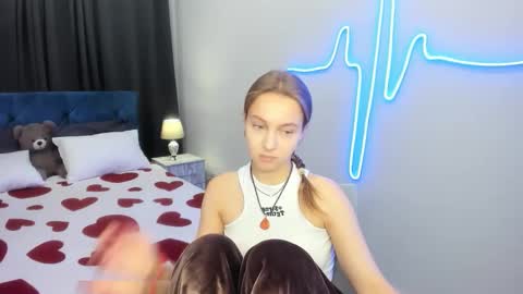 Snapshot of yasminasage chatting on 09/15/25, 01:11 Yasmina online show from 09/15/25, 01:11